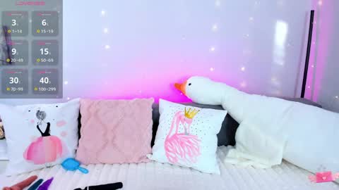 Snapshot of evarey_ chatting on 03/24/26, 05:23 Adelina online show from 03/24/26, 05:23