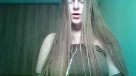 Snapshot of evasapples2026 chatting on 02/19/26, 01:51 evasapples2026 online show from 02/19/26, 01:51