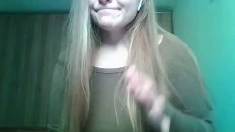 Snapshot of evasapples2026 chatting on 03/04/26, 10:38 evasapples2026 online show from 03/04/26, 10:38