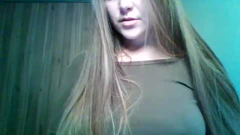 evasapples2026 online show from 06/17/26, 09:27