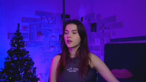 Snapshot of evathopson chatting on 01/18/25, 01:29 Eva  next stream -  - 1600 UTC2000  online show from 01/18/25, 01:29