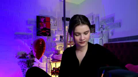 Snapshot of evathopson chatting on 02/13/25, 03:24 Eva  next stream -  - 1600 UTC2000  online show from 02/13/25, 03:24