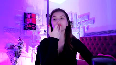 Snapshot of evathopson chatting on 02/13/25, 06:48 Eva  next stream -  - 1600 UTC2000  online show from 02/13/25, 06:48