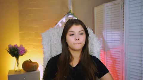 Eva  next stream -  - 1600 UTC2000  online show from 11/04/25, 10:47