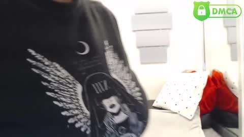 Eva Twiss online show from 10/26/25, 01:06