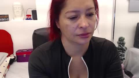 Eva Twiss online show from 02/18/26, 12:23