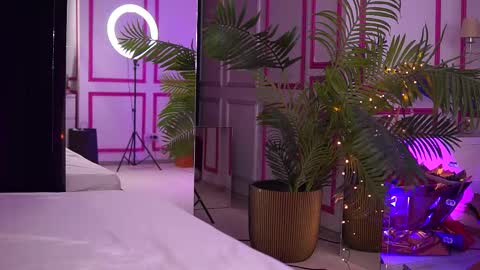 Eva online show from 02/28/25, 08:18