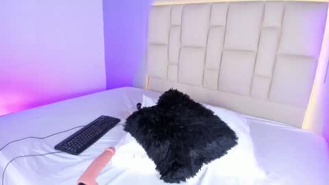 Eva Queen online show from 11/24/25, 07:02