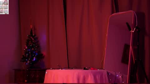 Snapshot of evechuuuus chatting on 03/17/26, 05:16 Evechuuu online show from 03/17/26, 05:16