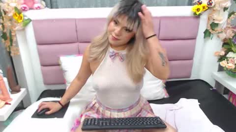 Snapshot of evee_s chatting on 02/17/26, 03:25 eve online show from 02/17/26, 03:25