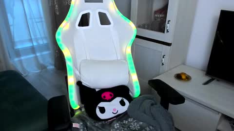 eveeevian online show from 02/13/25, 05:22