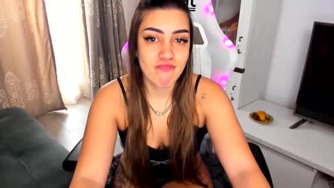 eveeevian online show from 02/16/25, 11:27