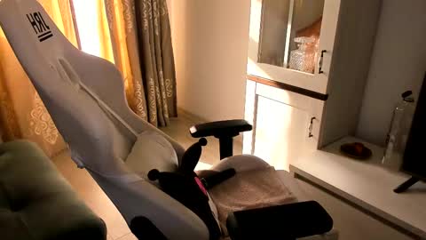 eveeevian online show from 03/05/25, 01:39