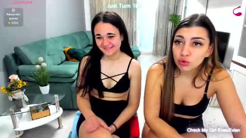 eveeevian online show from 10/24/25, 09:17