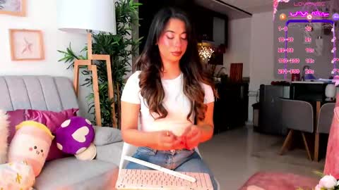 Snapshot of eveekendal_ chatting on 09/29/25, 03:28  Eve  online show from 09/29/25, 03:28