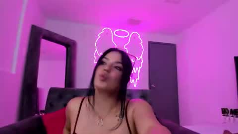 Snapshot of evelin__thompsson chatting on 07/25/26, 03:15 evelin__thompsson online show from 07/25/26, 03:15