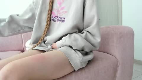 Snapshot of evelin_gh1 chatting on 04/25/26, 09:01 Evelin online show from 04/25/26, 09:01