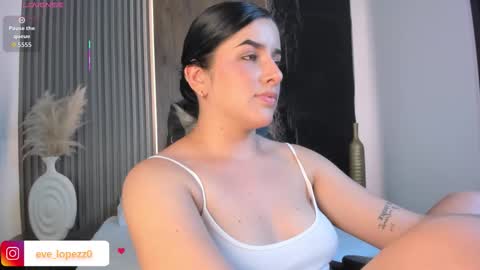 Snapshot of evelin_lopezz chatting on 03/12/26, 02:50 E V E L I N online show from 03/12/26, 02:50
