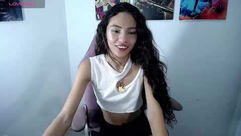 Snapshot of evelin_shy chatting on 12/28/24, 03:26 Evelin online show from 12/28/24, 03:26