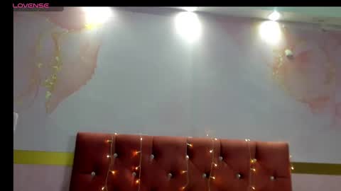 Snapshot of evelin_shy chatting on 01/18/25, 08:52 Evelin online show from 01/18/25, 08:52