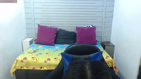 evelin zaens online show from 02/09/25, 04:14