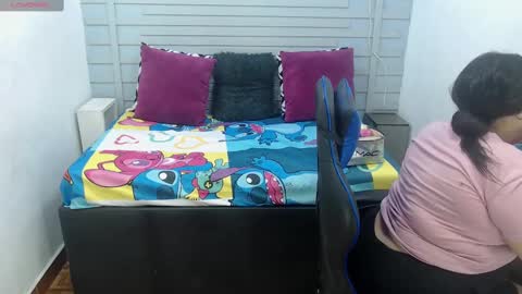 evelin zaens online show from 02/24/25, 03:44