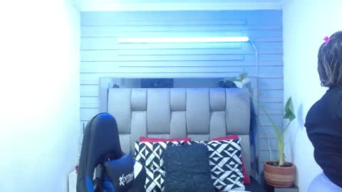 Snapshot of evelin_zaens chatting on 06/02/26, 03:52 evelin zaens online show from 06/02/26, 03:52