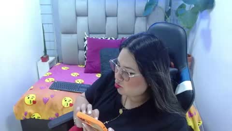 Snapshot of evelin_zaens chatting on 07/05/26, 03:34 evelin zaens online show from 07/05/26, 03:34