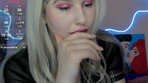 Snapshot of evelinalu chatting on 03/11/25, 04:43 Evelina online show from 03/11/25, 04:43