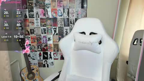 Evelina online show from 05/10/26, 01:22