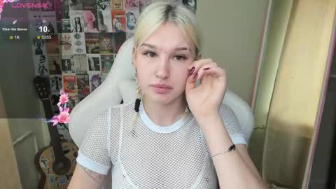 Evelina online show from 05/19/26, 01:44
