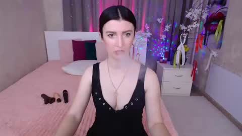 Snapshot of evelingills chatting on 06/22/26, 05:26 Evelin online show from 06/22/26, 05:26