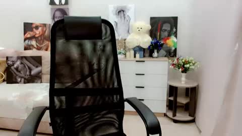 evelove online show from 09/13/25, 04:40