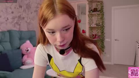 Snapshot of evelunee chatting on 03/18/26, 07:28 Eva your good home friend online show from 03/18/26, 07:28