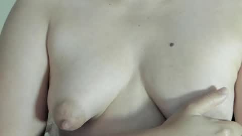 Evelyn online show from 05/26/26, 01:51