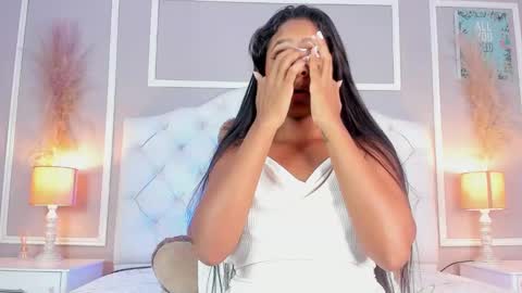 Snapshot of evelyn__ebony chatting on 12/29/24, 01:45 evelyn ebony online show from 12/29/24, 01:45