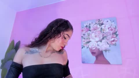 Snapshot of evelyn__rose1 chatting on 03/21/26, 06:00 evelyn__rose1 online show from 03/21/26, 06:00