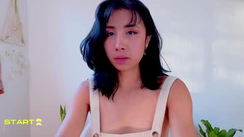 Snapshot of evelyn_chelle chatting on 01/23/25, 10:33 Im Eve or Chelle Next Stream 191224 online show from 01/23/25, 10:33