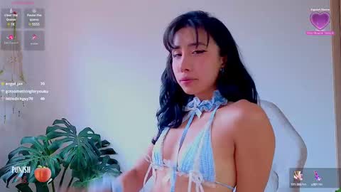 Snapshot of evelyn_chelle chatting on 02/19/25, 07:05 Im Eve or Chelle Next Stream 191224 online show from 02/19/25, 07:05