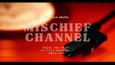 Snapshot of evelyn_chelle chatting on 10/09/25, 11:36 Im Eve or Chelle Next Stream 191224 online show from 10/09/25, 11:36