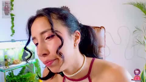 Snapshot of evelyn_chelle chatting on 04/17/26, 04:54 Im Eve or Chelle Next Stream 191224 online show from 04/17/26, 04:54