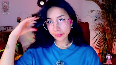 Snapshot of evelyn_chelle chatting on 04/23/26, 12:45 Im Eve or Chelle Next Stream 191224 online show from 04/23/26, 12:45