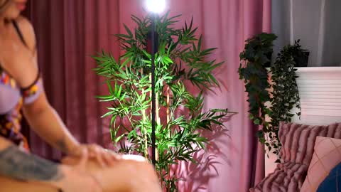 Evelyn online show from 01/13/25, 08:04