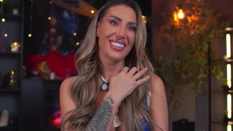 Evelyn online show from 02/22/26, 07:01