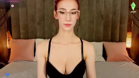 evelyn rush1 online show from 10/27/25, 04:00