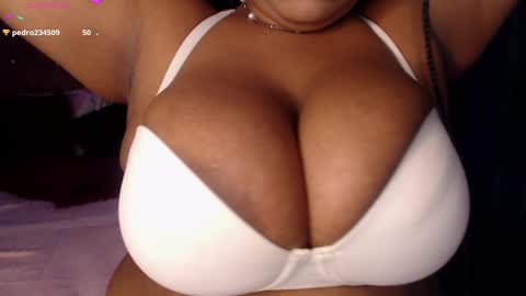 Snapshot of evelyn_sandoval chatting on 12/04/24, 06:55 Evelyn Sandoval online show from 12/04/24, 06:55
