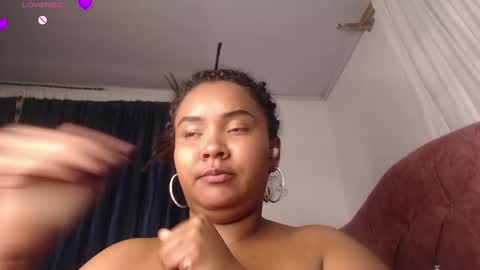 Snapshot of evelyn_sandoval chatting on 03/10/25, 06:16 Evelyn Sandoval online show from 03/10/25, 06:16