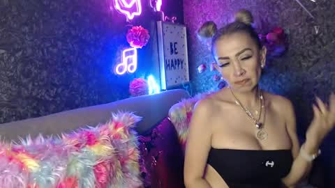 EvelynaGrey online show from 01/18/25, 09:24