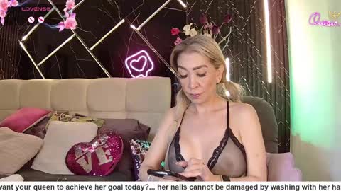Snapshot of evelynagrey chatting on 05/15/26, 11:34 EvelynaGrey online show from 05/15/26, 11:34