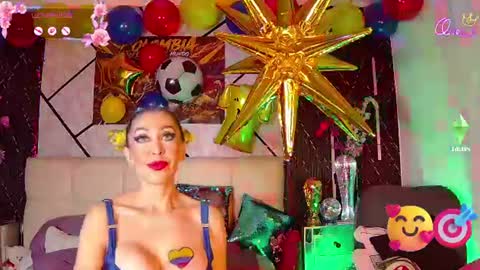 Snapshot of evelynagrey chatting on 06/18/26, 04:35 EvelynaGrey online show from 06/18/26, 04:35